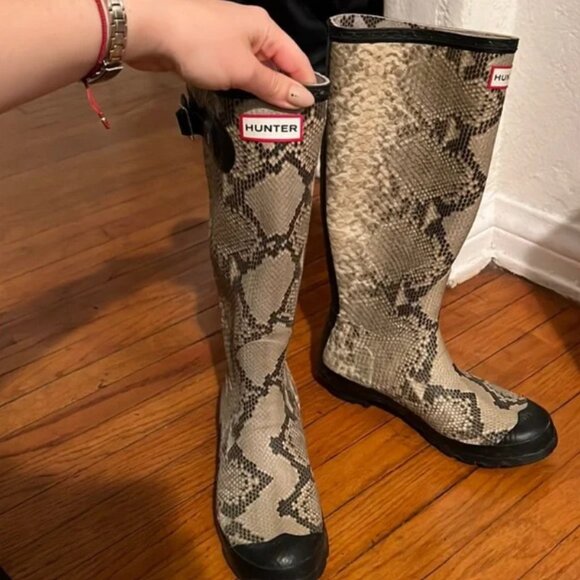 HUNTER Python Snake Print Knee-Length Rain Boots, Size US 7 - Picture 5 of 8